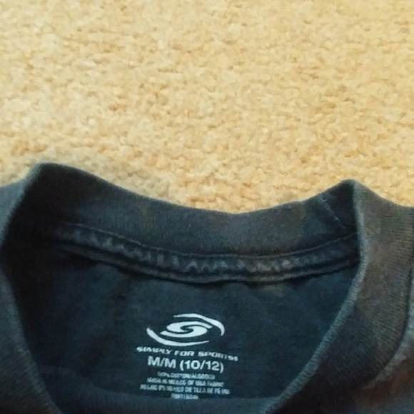 Boy's tshirt M (10-12) - Picture 2 of 2